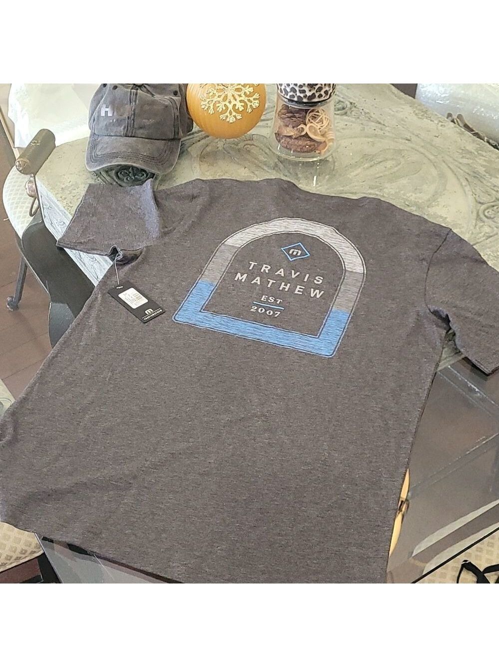 𝅺travis Matthew men's Gray Medium Tee Shirt New